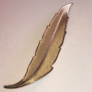 Gold Tone Vintage Retro Boho Feather Leaf Brooch